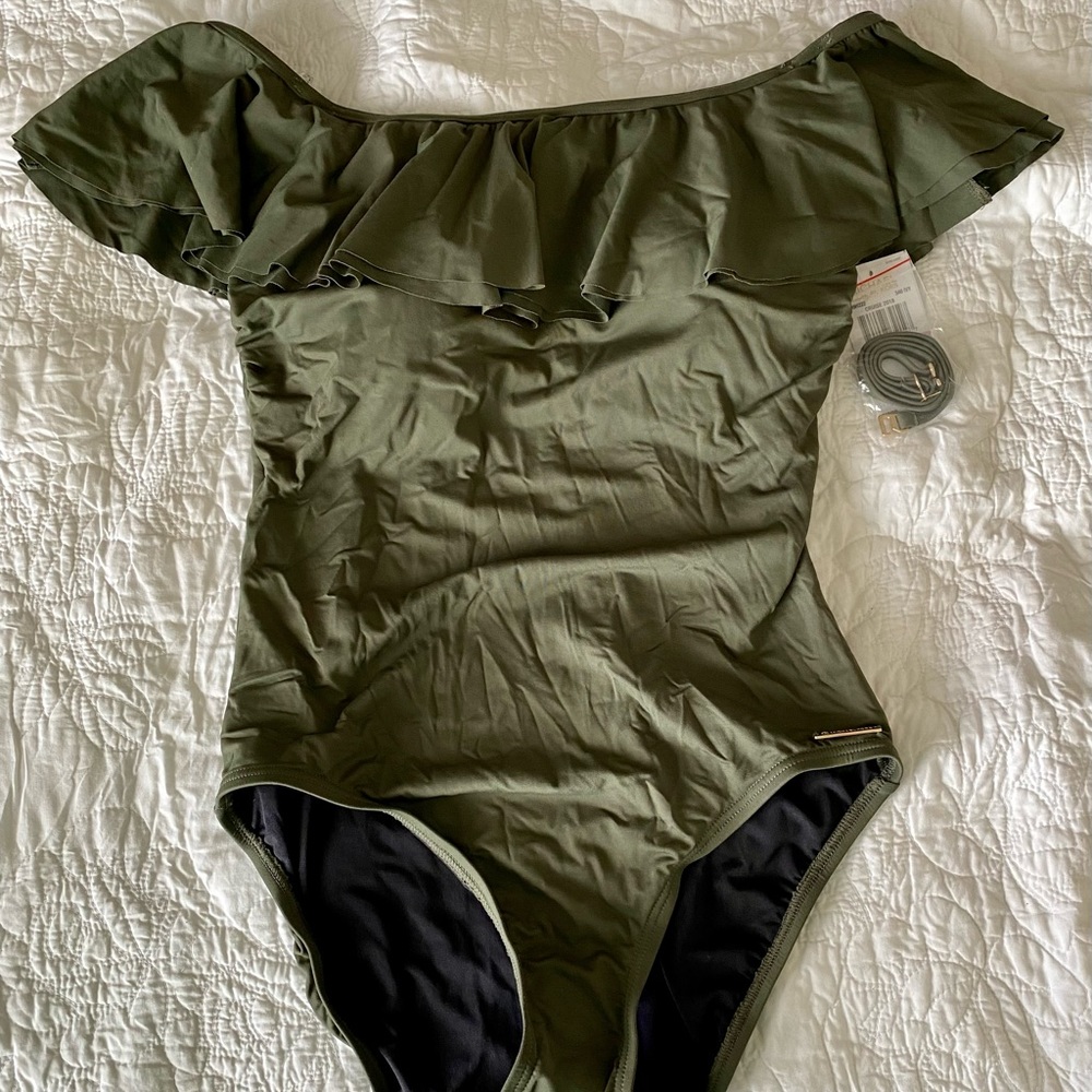 Micheal Kors NWT one piece swimsuit. Size 10